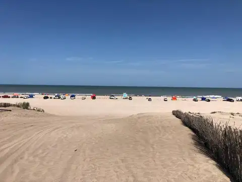 ESPECTACULAR LOTE EN SEGUNDA LINEA DE MAR DE 1050M2 - CARILO