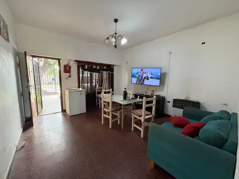 VENTA CASA 3 AMBIENTES BANFIELD A RECICLAR