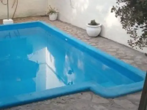 Casa 5 ambientes con 2 baños