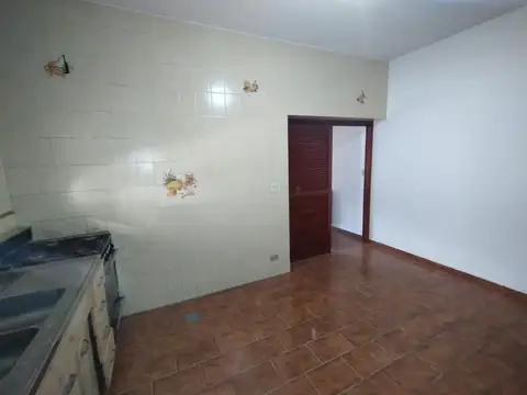 Casa 2 ambientes con 1 baño