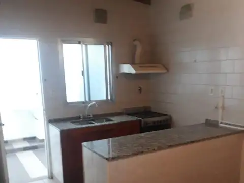 Depto Tipo Casa 2 ambientes con 1 baño