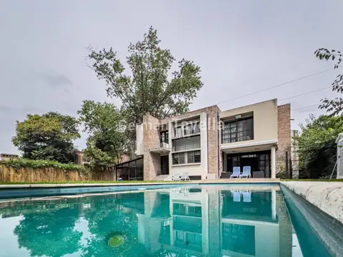 Venta Casa 5 ambientes en Villa Udaondo, Ituzaingó