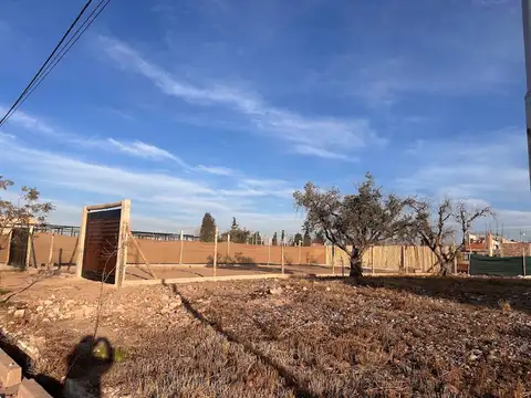 Venta lote con piscina en Barrio Privado en Maipú