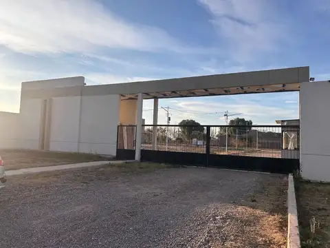 Venta lote con piscina en Barrio Privado en Maipú