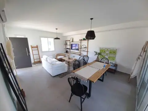 Los Lobos 741, Garin 700