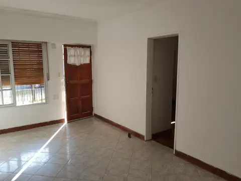 Depto Tipo Casa en Alquiler de 1 dormitorio