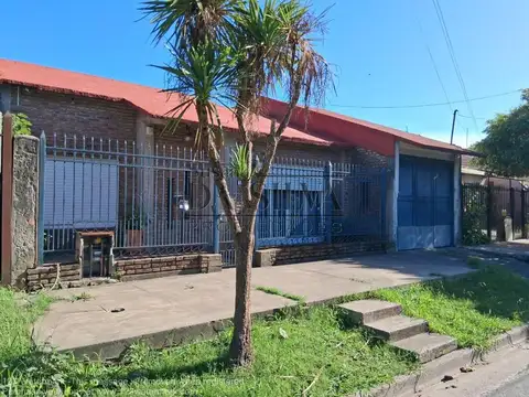 Casa en Alquiler en Moron Sur, $ 850.000