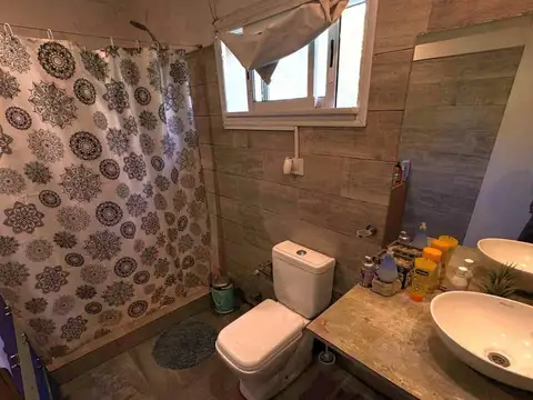 Casa 2 ambientes con 1 baño