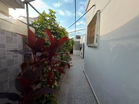 Casa 11 ambientes con 3 baños