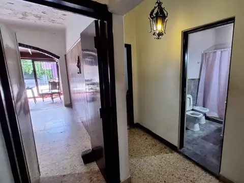 VENTA Casa 4 Ambientes con Cochera en Monte Grande
