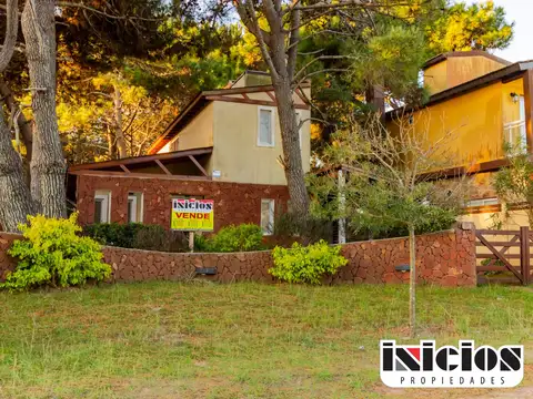 Chalet: Paso Nº 385 E/ Quinteros y Carreras - Nueva Atlántis - C933