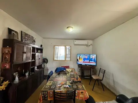 Tres ambientes en venta en el Barrio Piedrabuena, escalera 45A