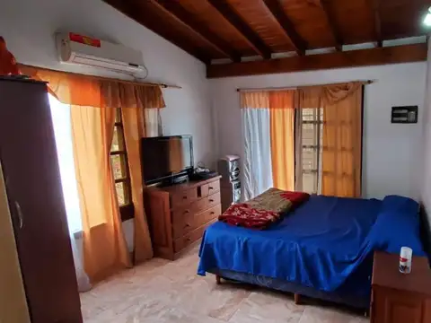 Casa en Venta con 3 cocheras