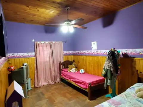 Hermosa casa sobre Payro, Barrio Los Alamos, Glew