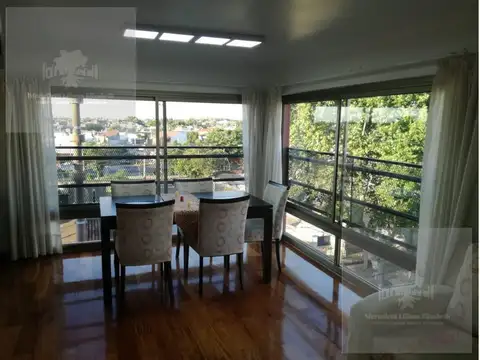 Departamento en Venta con 2 cocheras