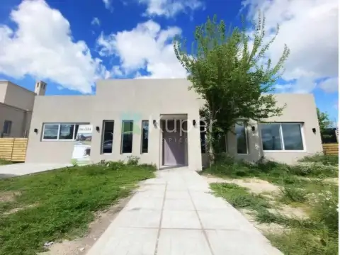 Casa Chalet  en Venta en San Sebastian, Escobar, G.B.A. Zona Norte