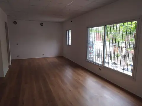 Hipólito Yrigoyen 700