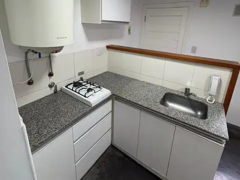 Italia 3000, Piso P.B