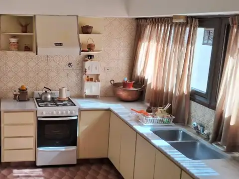 Departamento 5 ambientes con 4 baños