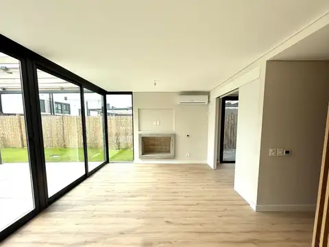 Depto Tipo Casa en Alquiler 1 año