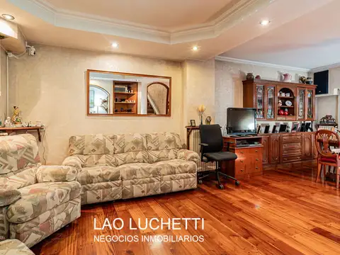 Casa 5 ambientes con 3 baños