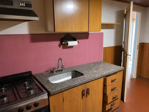 Casa 3 ambientes con 1 baño