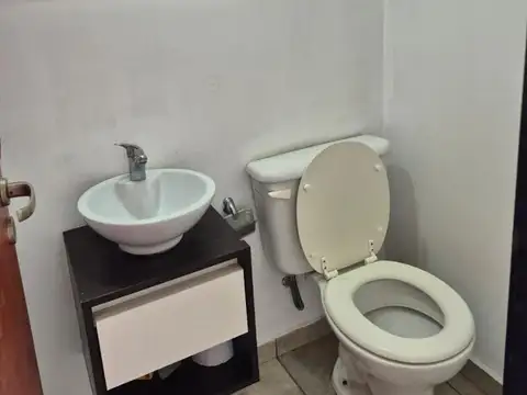 Casa en Alquiler con 2 cocheras