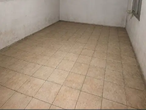 Av Hipolito Yrigoyen al 6500