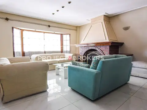 Casa 6 ambientes con 4 baños