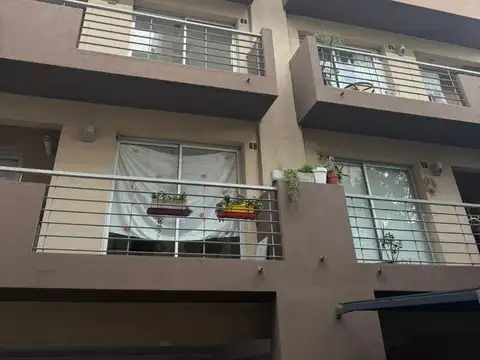 Portela 100, Piso 2°