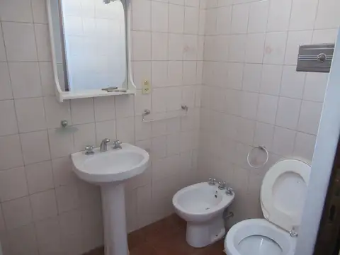Depto Tipo Casa en Alquiler en Santos Lugares, $ 550.000