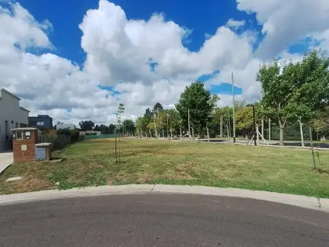 RBS. VENTA LOTE EN BARRIO SANTA ELISA I