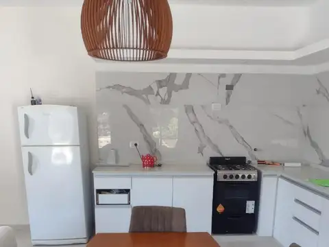 Casa en Alquiler con 3 cocheras
