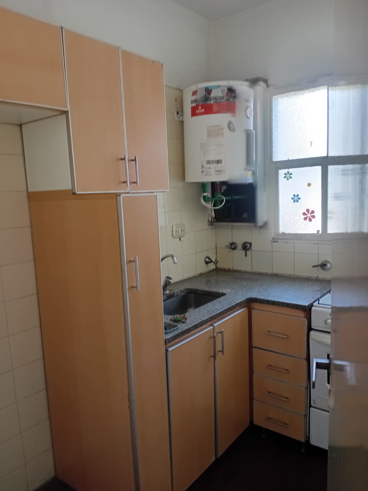 ALQUILER DE DEPARTAMENTO DE 2 AMBIENTES.
