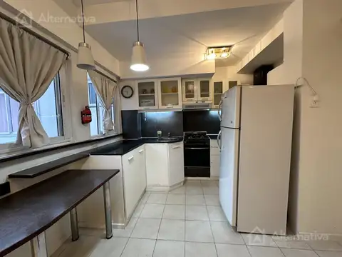 Padilla  al 600 entre Acevedo y Malabia.