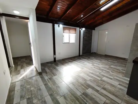 Depto Tipo Casa en Alquiler de 1 dormitorio
