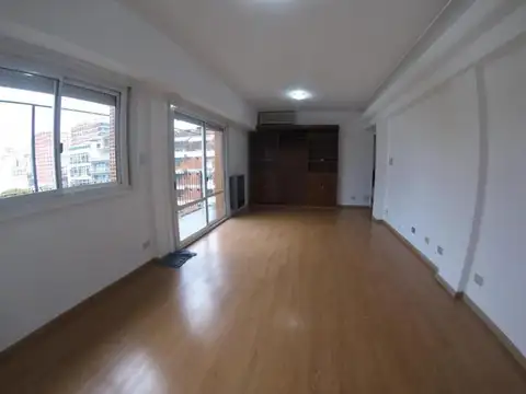 LUMINOSO 4 AMBIENTES CON DEPENDENCIA EN BELGRANO