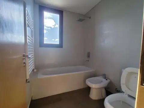 Casa en Venta en Countries y Barrios Cerrados en Ezeiza, USD 620.000