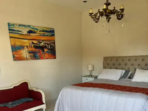 Moderna casa con galería y piscina en Lagoon Pilar