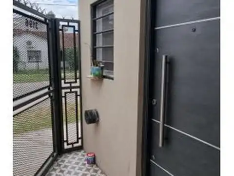 PH DE 4 AMBIENTES EN CASTELAR NORTE