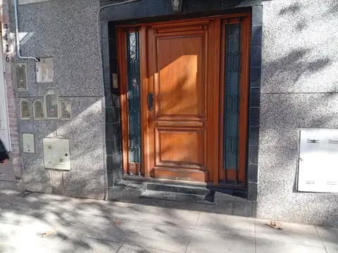 Villa Urquiza PH 4 ambientes al frente con entrada independiente - ¡Sin Expensas!