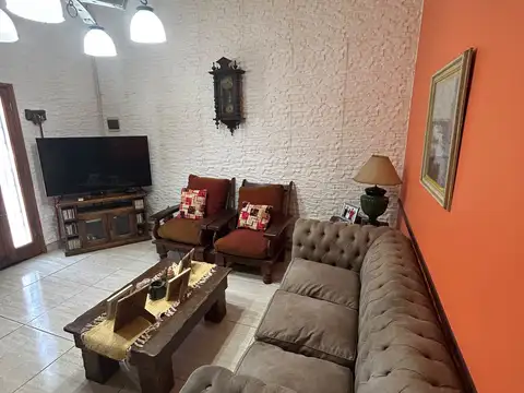Aizpurua 3400, Piso PB
