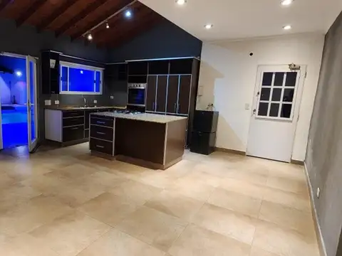 Casa 4 ambientes con 3 baños