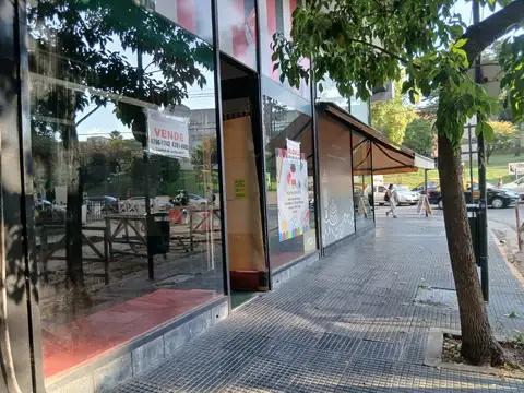 VENTA DE LOCAL EN chenaut 1980 Belgrano  caba