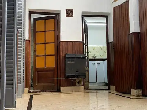 Depto Tipo Casa en Venta 80 años