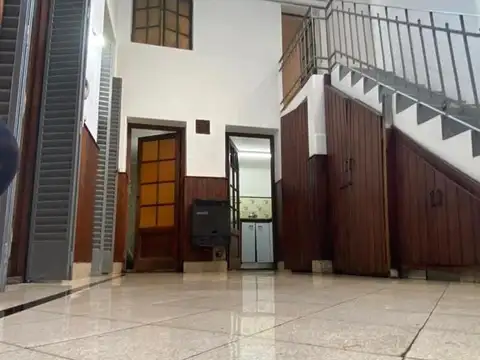 Depto Tipo Casa en Venta en Flores, USD 90.000