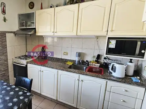 VENTA BUEN DUPLEX 3 AMBIENTES CON COCHERA Y PATIO EN MUNRO