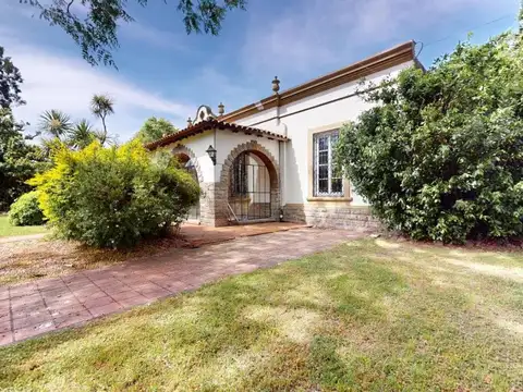 CASA ALQUILER  5 AMBIENTES CASTELAR NORTE