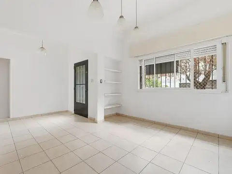 Venta PH 3 ambientes con patio Devoto