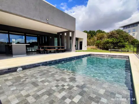 Casa en Venta en Costa Esmeralda, USD 565.000